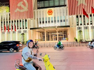 Hanoi After Dark Vespa Tour (4 hours): Street Foods & Drinks + Night Vibes + Lively Rides + Fun & Safe - All inclusive