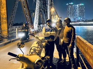 Hanoi After Dark Vespa Tour (4 hours): Street Foods & Drinks + Night Vibes + Lively Rides + Fun & Safe - All inclusive