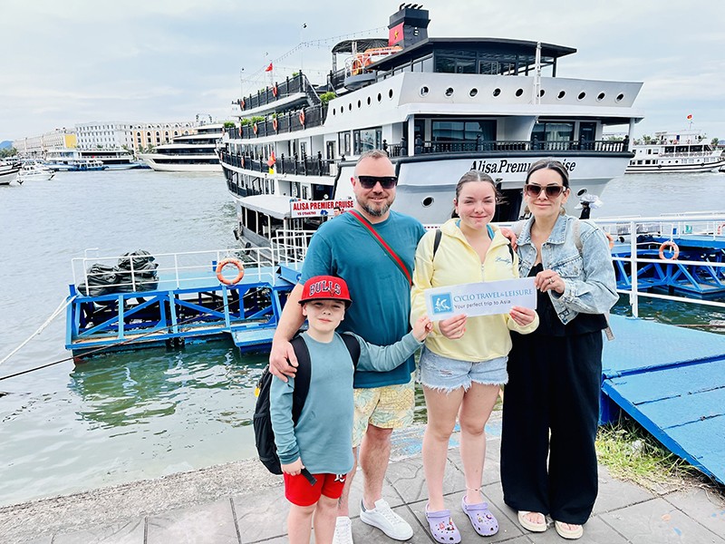 Amazing Vietnam 14 Days 13 Nights Family Luxury Private Package Tour