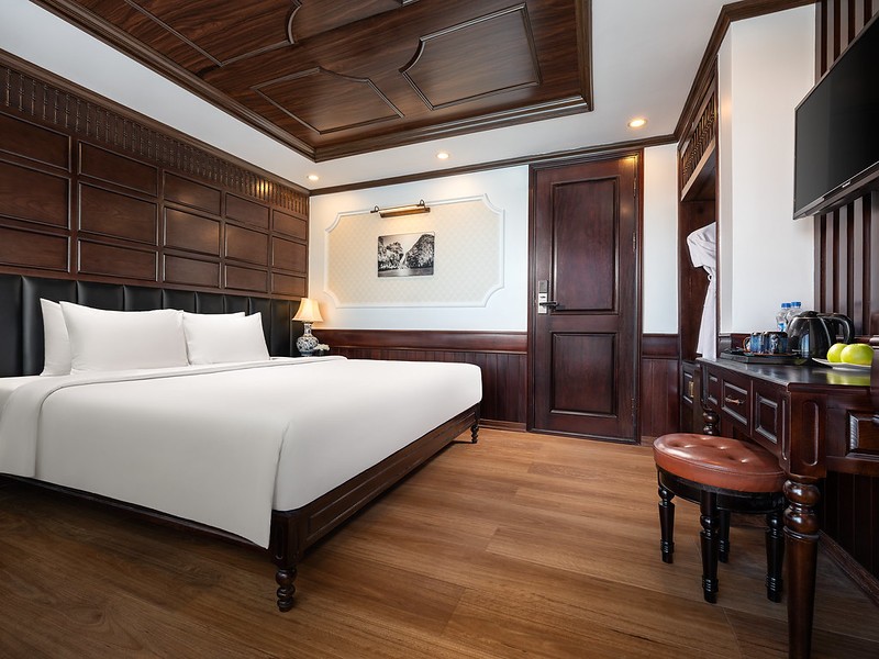 La Casta Regal Cruise