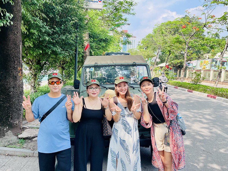 Hanoi City Jeep Tour Half-day: Food, Culture & Fun (4 hours)