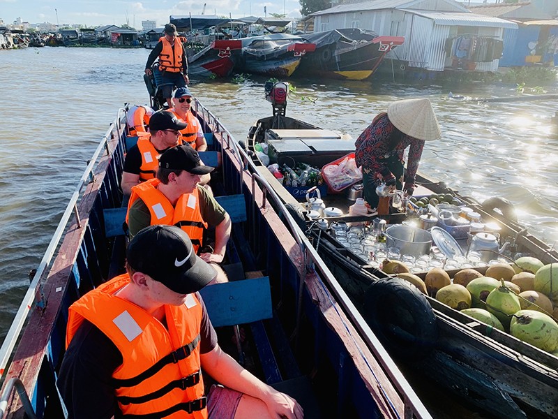 Exploring Vietnam in 17 Days for Family - Private Package Tour 